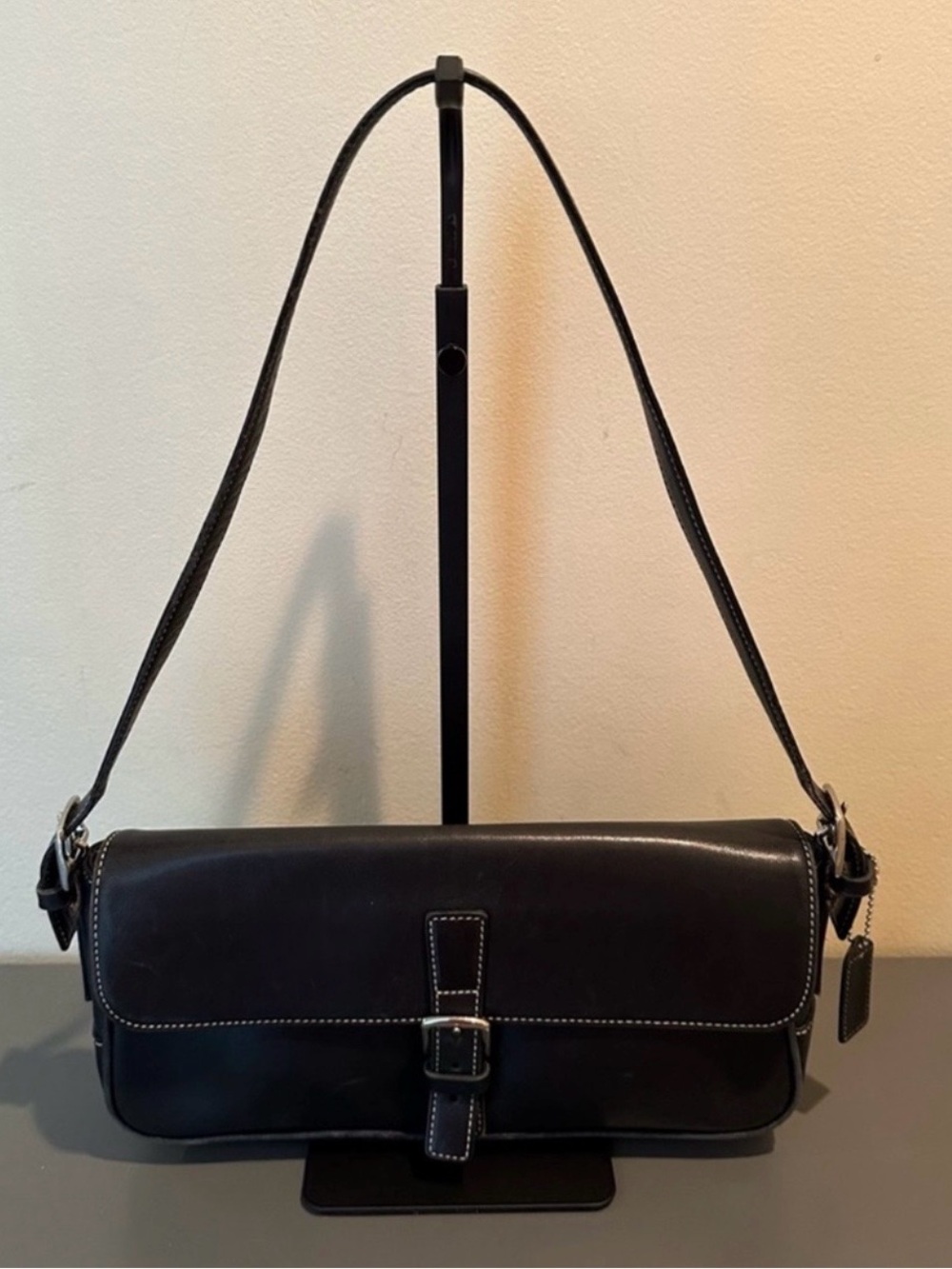 Coach Vintage Y2K Hamptons
East West Black Leather Shoulder
Bag 7784 (2000)